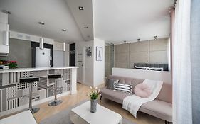 Air-Conditioned Premium Loft Warsaw Skyline Only 900 M To Central Station